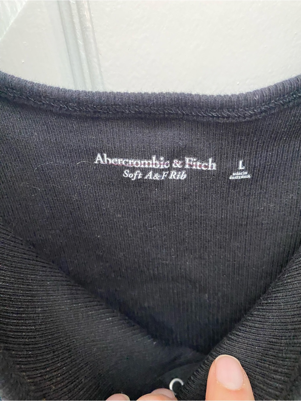 Abercrombie & Fitch Black Ribbed Crop Tank w Snap Detail at Neck - Large NWOT - Picture 2 of 3